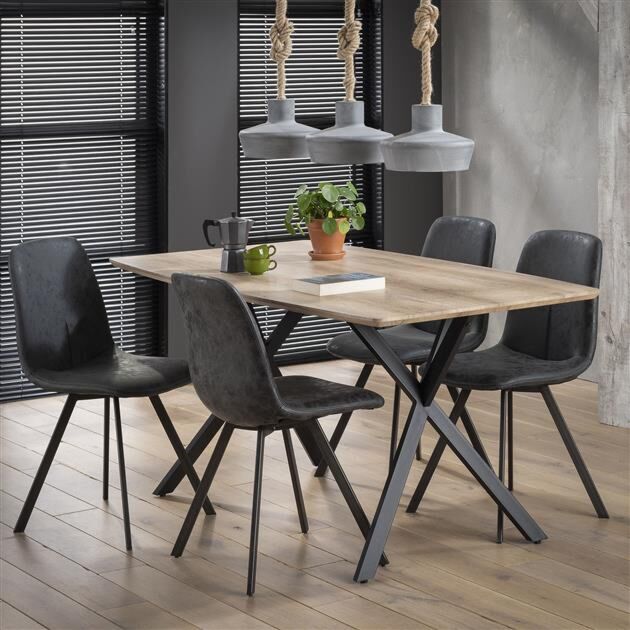 Eettafel Xander Eiken
