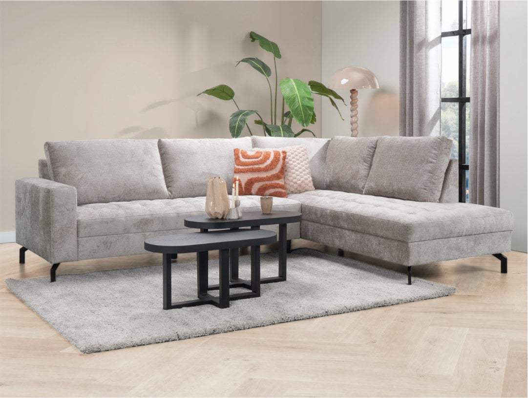 Loungebank in een smalle ruimte